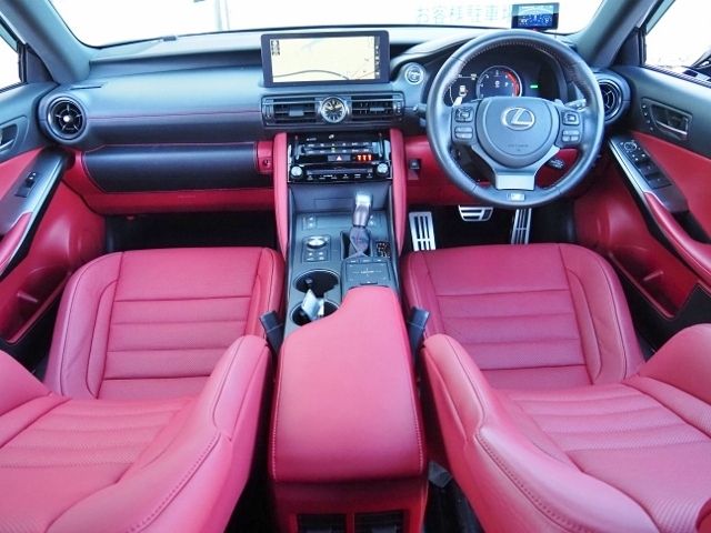 TOYOTA LEXUS IS300H 2022 Image 31