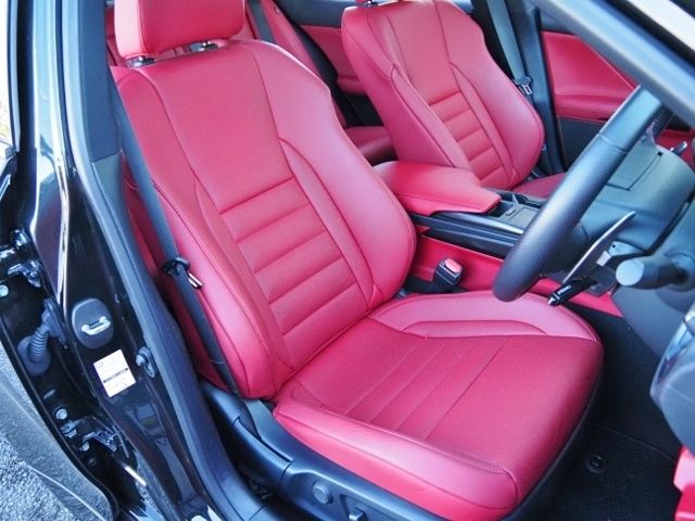 TOYOTA LEXUS IS300H 2022 Image 31