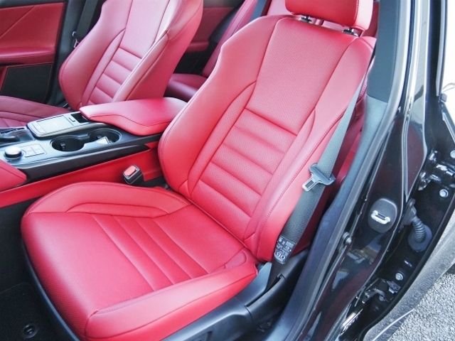 TOYOTA LEXUS IS300H 2022 Image 31