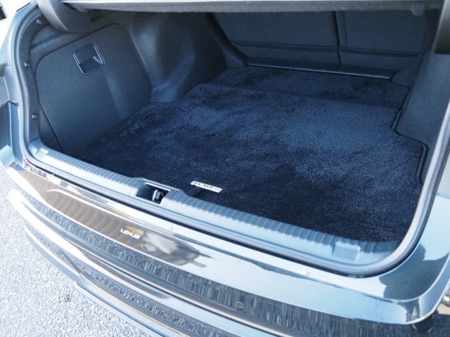 TOYOTA LEXUS IS300H 2022 Image 31