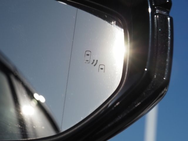 TOYOTA LEXUS IS300H 2022 Image 31