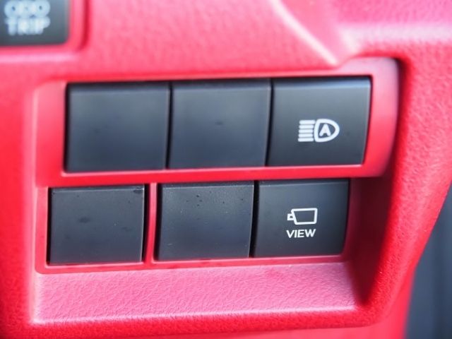 TOYOTA LEXUS IS300H 2022 Image 31