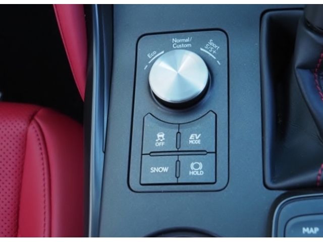 TOYOTA LEXUS IS300H 2022 Image 31