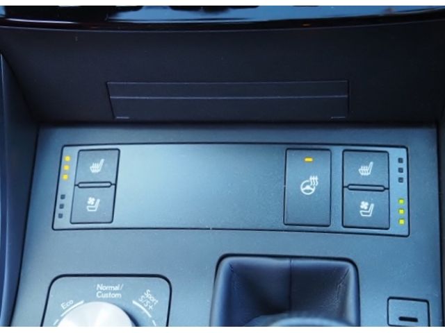 TOYOTA LEXUS IS300H 2022 Image 31