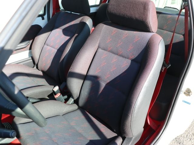 PEUGEOT 106 1996 Image 31