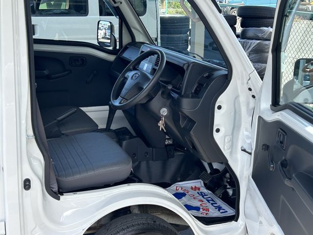 DAIHATSU HIJET TRUCK 4WD 2021 Image 31