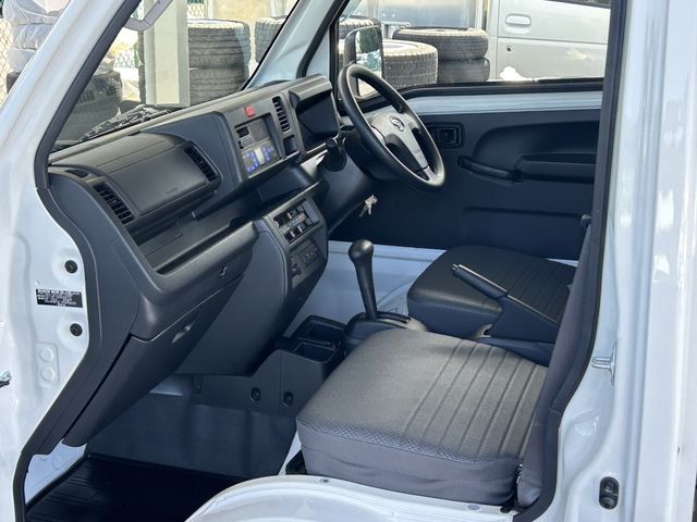 DAIHATSU HIJET TRUCK 4WD 2021 Image 31