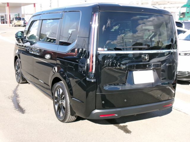 HONDA STEPWAGON E:HEV 2025 Image 31
