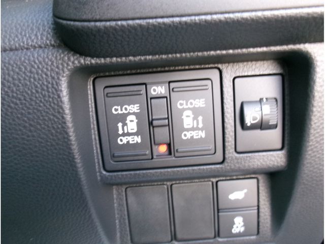 HONDA STEPWAGON E:HEV 2025 Image 31