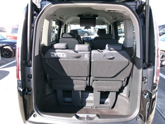 HONDA STEPWAGON E:HEV 2025 Image 31