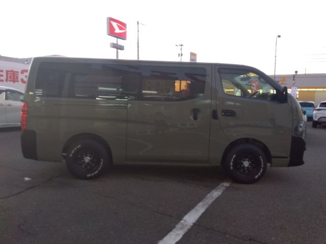 NISSAN NV350 CARAVAN 4WD 2013 Image 31