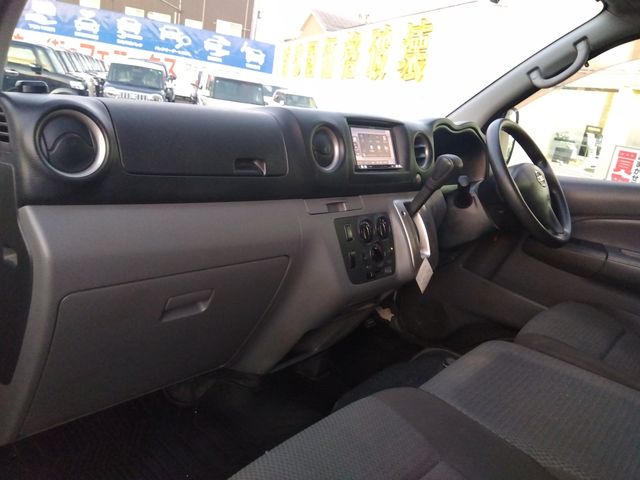 NISSAN NV350 CARAVAN 4WD 2013 Image 31