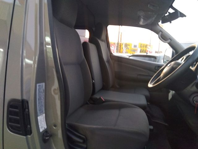 NISSAN NV350 CARAVAN 4WD 2013 Image 31