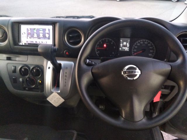 NISSAN NV350 CARAVAN 4WD 2013 Image 31