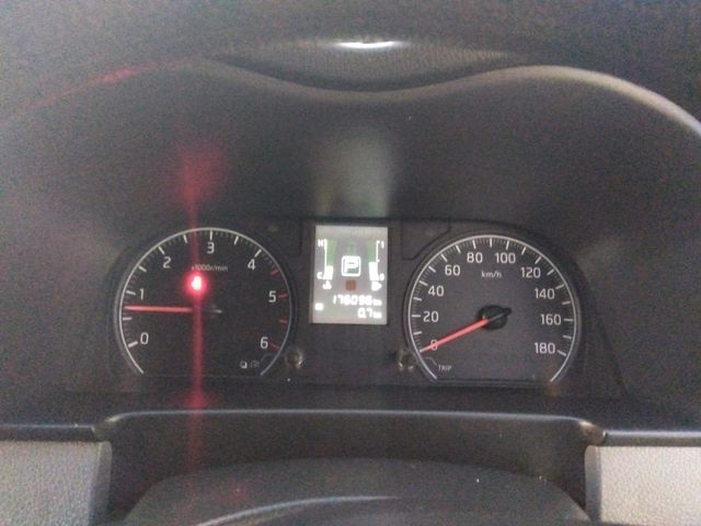 NISSAN NV350 CARAVAN 4WD 2013 Image 31