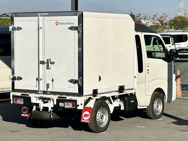 DAIHATSU HIJET TRUCK 4WD 2025 Image 31