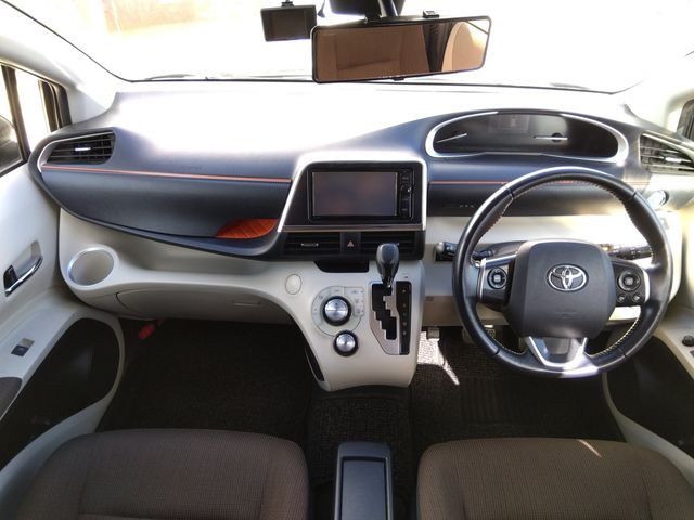 TOYOTA SIENTA HYBRID 2015 Image 31