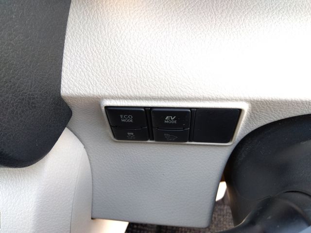 TOYOTA SIENTA HYBRID 2015 Image 31