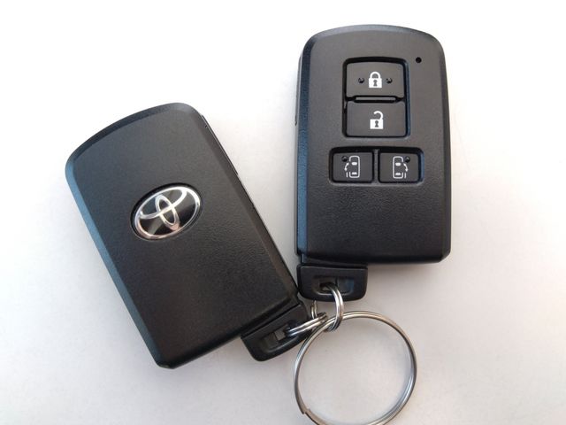 TOYOTA SIENTA HYBRID 2015 Image 31