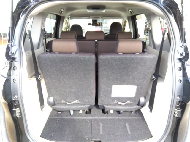 TOYOTA SIENTA HYBRID 2015 Image 31