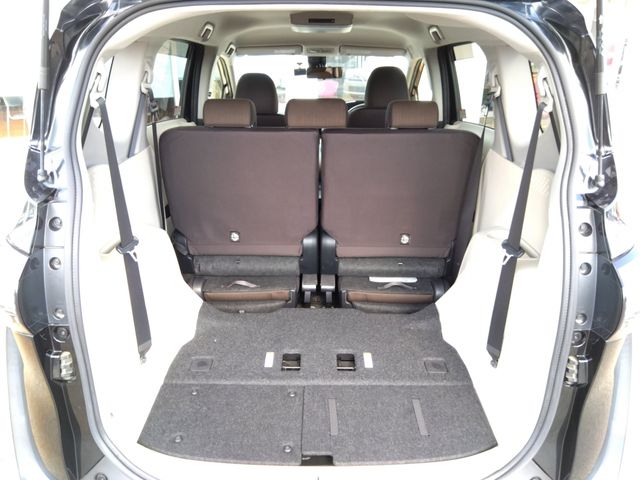 TOYOTA SIENTA HYBRID 2015 Image 31