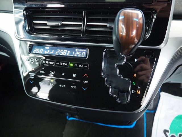 TOYOTA ESTIMA 2016 Image 31