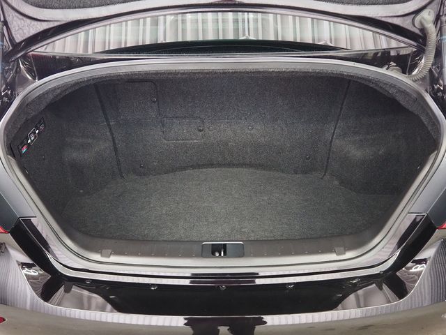 NISSAN FUGA HYBRID 2016 Image 31