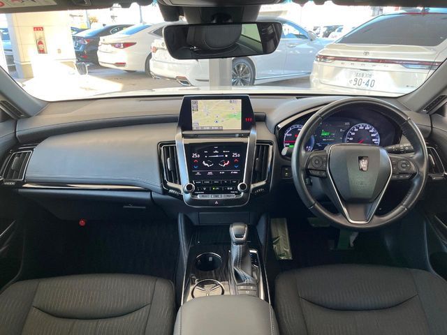 TOYOTA CROWN SEDAN HYBRID 2018 Image 31