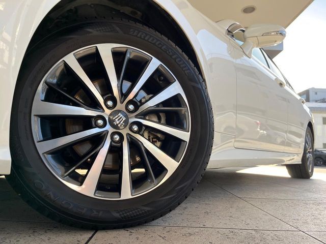 TOYOTA CROWN SEDAN HYBRID 2018 Image 31