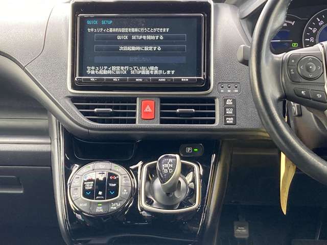 TOYOTA NOAH HYBRID 2017 Image 31