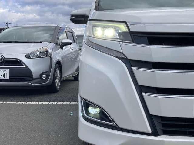 TOYOTA NOAH HYBRID 2017 Image 31