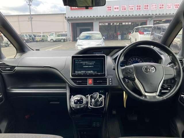 TOYOTA NOAH HYBRID 2017 Image 31