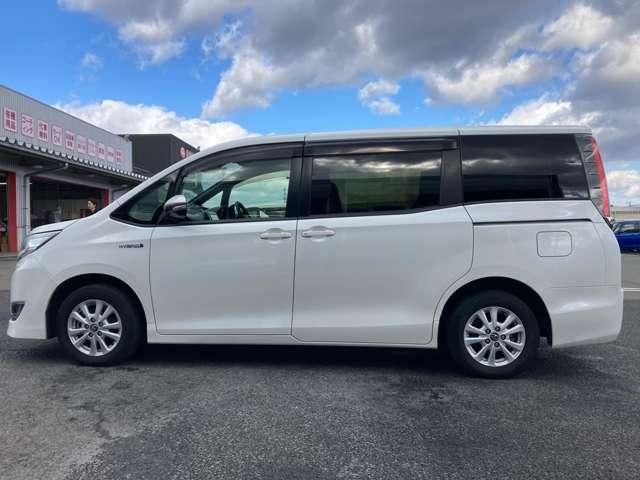 TOYOTA NOAH HYBRID 2017 Image 31