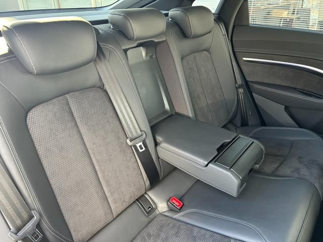 AUDI E-TRON SPORTBAC 2020 Image 31