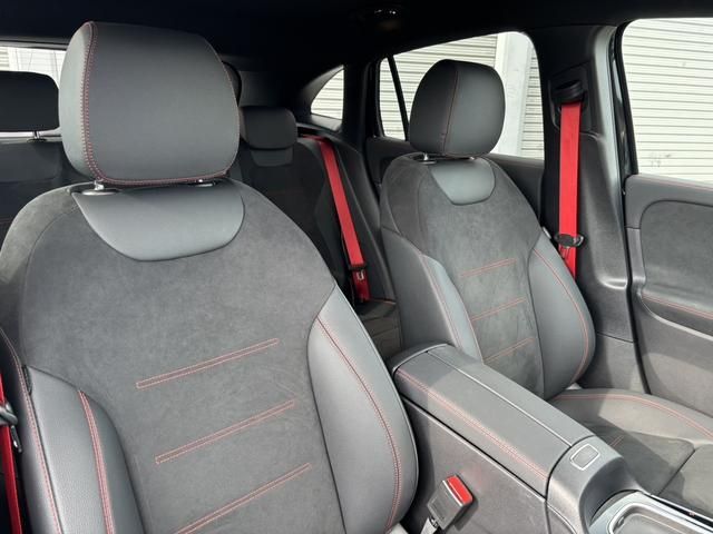 MERCEDES BENZ MERCEDES AMG GLA CLA 2025 Image 31