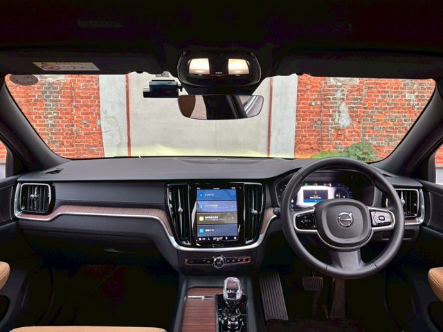 VOLVO V60 2023 Image 31