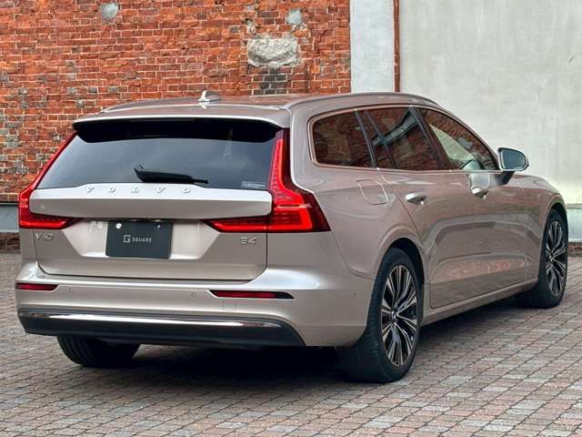 VOLVO V60 2023 Image 31
