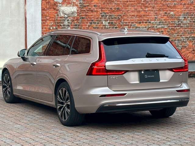 VOLVO V60 2023 Image 31