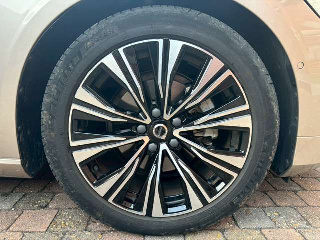 VOLVO V60 2023 Image 31