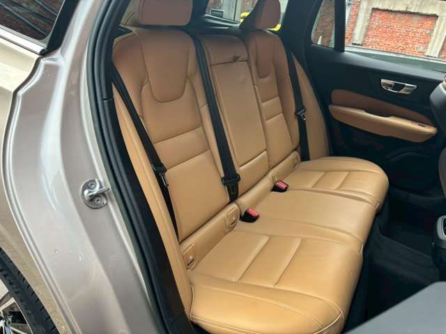 VOLVO V60 2023 Image 31