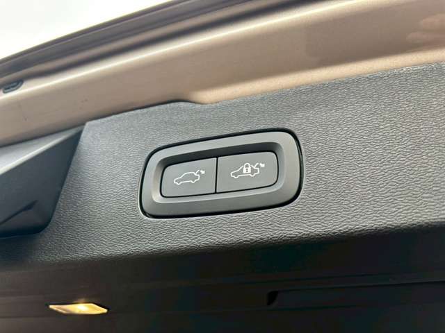 VOLVO V60 2023 Image 31