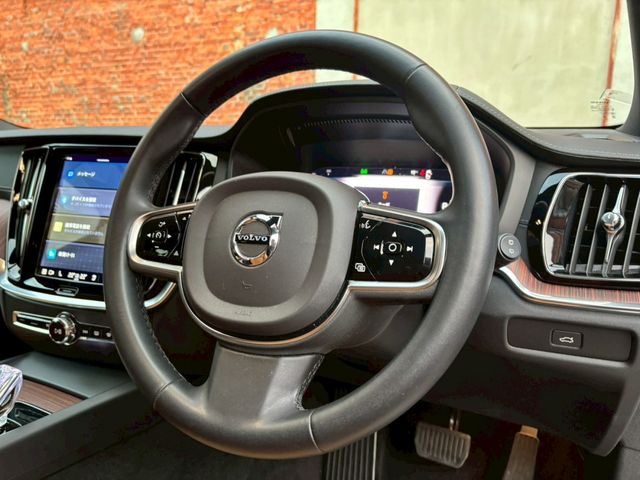 VOLVO V60 2023 Image 31