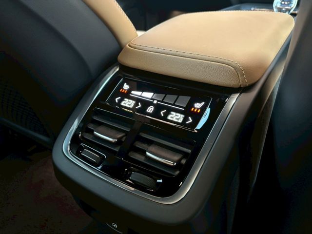 VOLVO V60 2023 Image 31