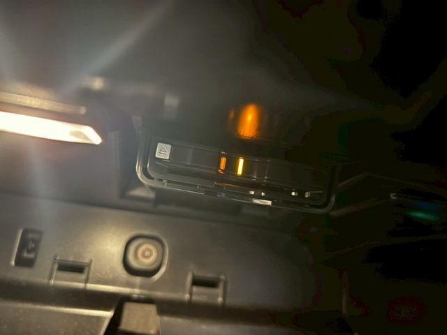 VOLVO V60 2023 Image 31