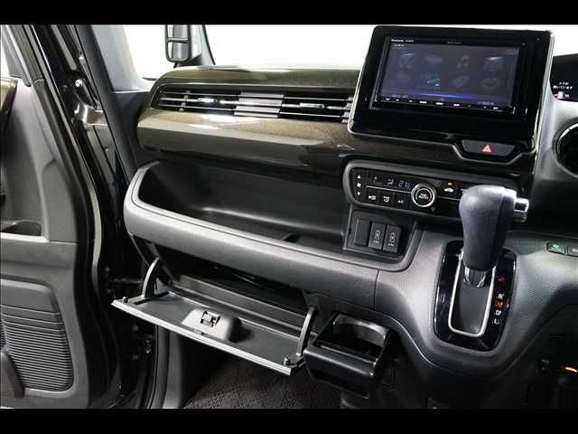 HONDA N BOX CUSTOM 2018 Image 31