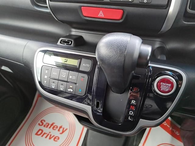 HONDA N BOX 2014 Image 31