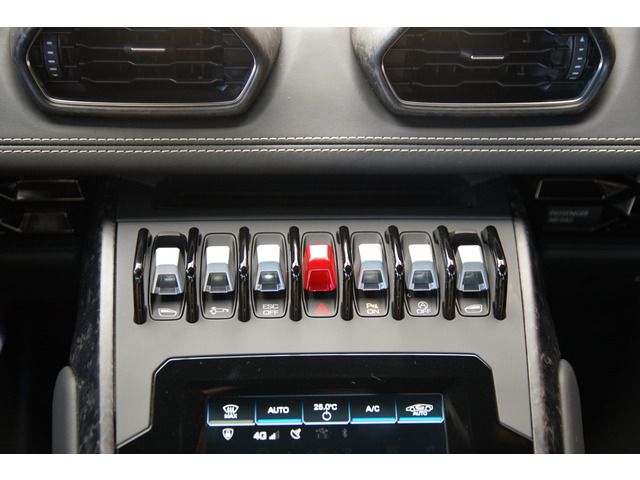 LAMBORGHINI HURACAN 2020 Image 31