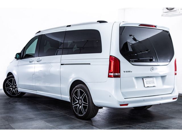 MERCEDES BENZ V CLAS 2022 Image 31