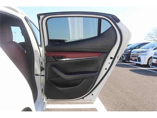 MAZDA 3 FASTBACK 2019 Image 31