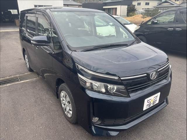 TOYOTA VOXY 2014 Image 31